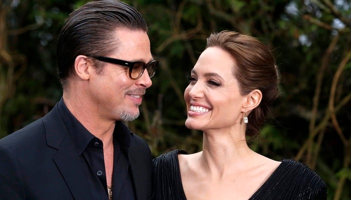 Angelina Jolie ve Brad Pitt - Saat