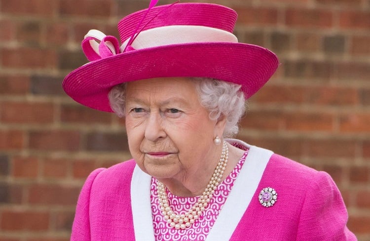 İngiltere Kraliçesine Verilen En Değerli 10 Hediye