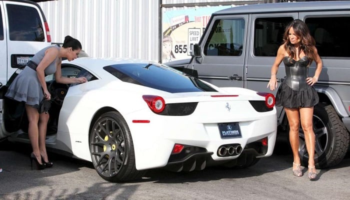 Kim Kardashian ve Kris Humphries - Ferrari