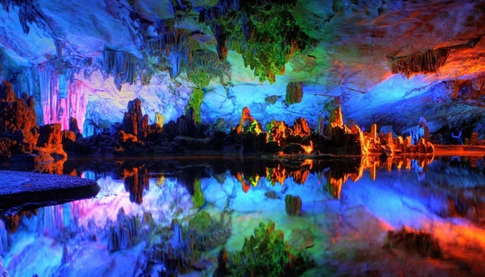 Reed Flute Mağarası - Çin
