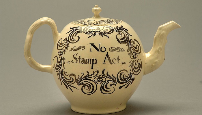 Yontma Wedgwood “No Stamp Act” Çaydanlık