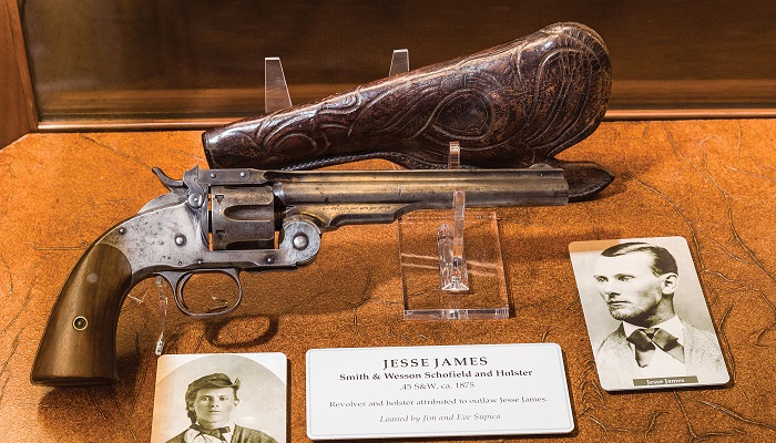 44 Kalibre Smith & Wesson - Jesse James'i Öldüren Silah
