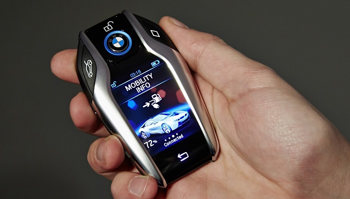 BMW i8 Fütürist Otomobil Anahtarı
