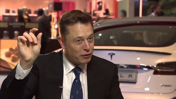 Elon Musk - James Bond'a Ait Her Şey
