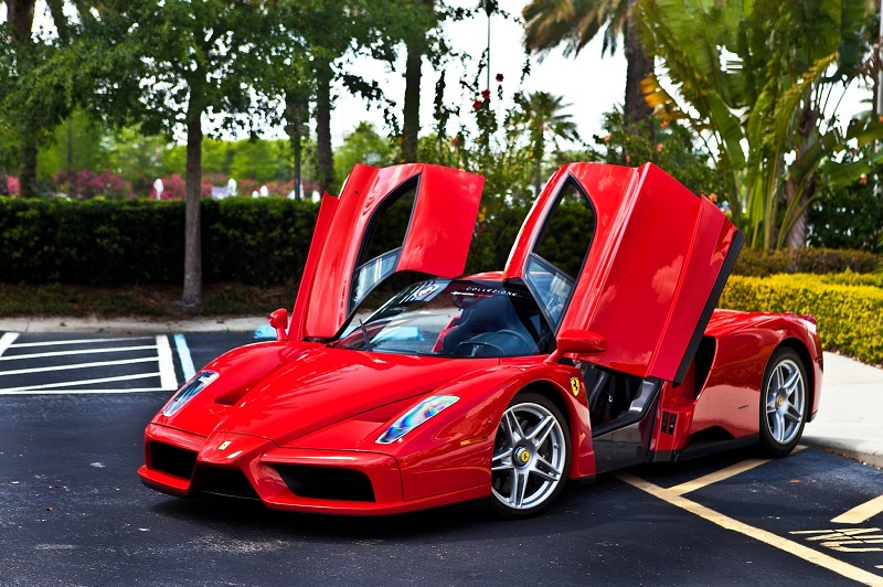Ferrari Enzo’nun beygir gücü kaçtır?