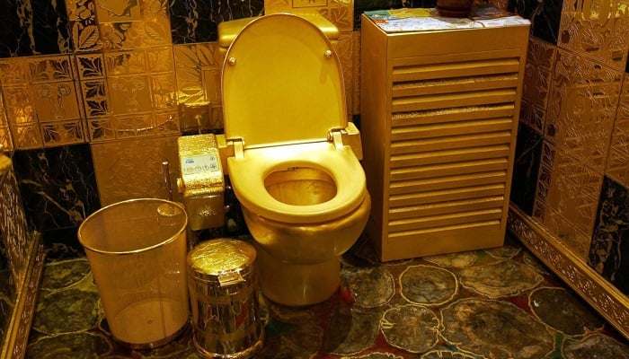 Hang Fung Altın Tuvalet