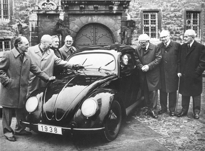 Volkswagen’in ilk otomobilini kim tasarladı?