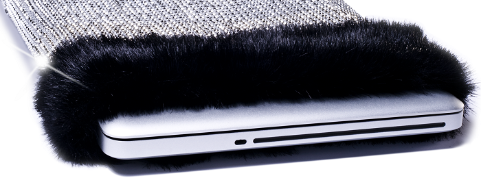 Elmaslarla Kaplı Laptop Kılıfı