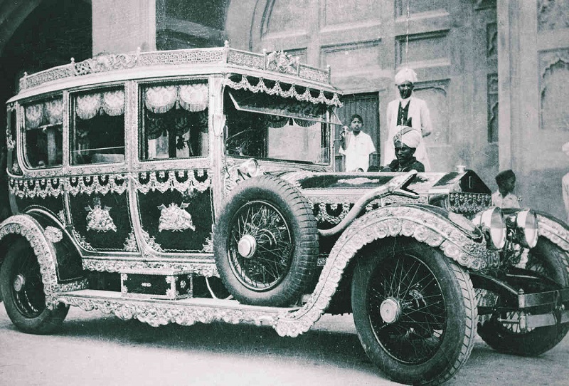Rolls Rolls’un bazı ilginç tasarımları da yapılmıştır