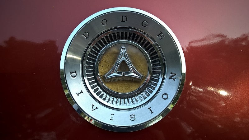 20 yıl boyunca kullanılan Dodge logosu “fratzog” kelimesi ile tanımlanıyordu
