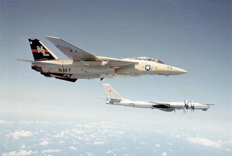 F-14’ler ve Sovyet bombardıman uçakları arasındaki kovalamaca!