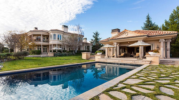 Britney Spears'ın Thousand Oaks Şehrindeki Yeni Sarayı