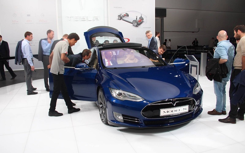 Tesla S Modeli Test Sürüşü