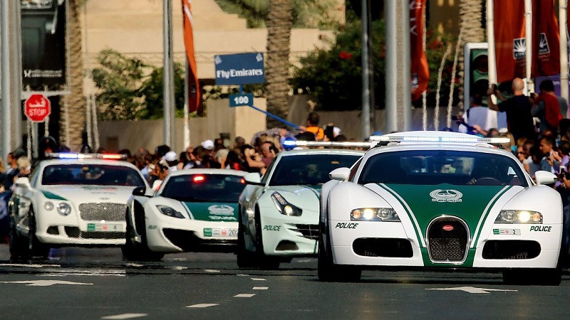 Dubai Polis Departmanı’nın Hız Canavarı Lüks Araçları