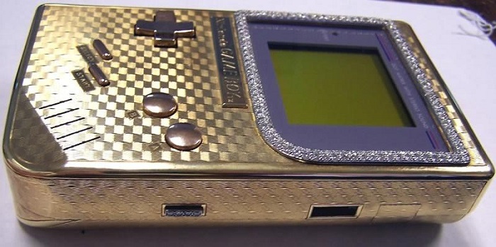 18 Ayar Altından Yapılmış Nintendo Gameboy