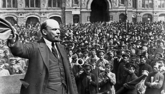 Almanya Vladimir Lenin'in Rusya'ya Dönüşüne Yardım Etti