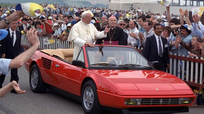 Vatikan İçin Bir Ferrari Üretilmiştir