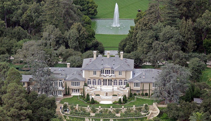 Manor - Los Angeles/Petra Stunt