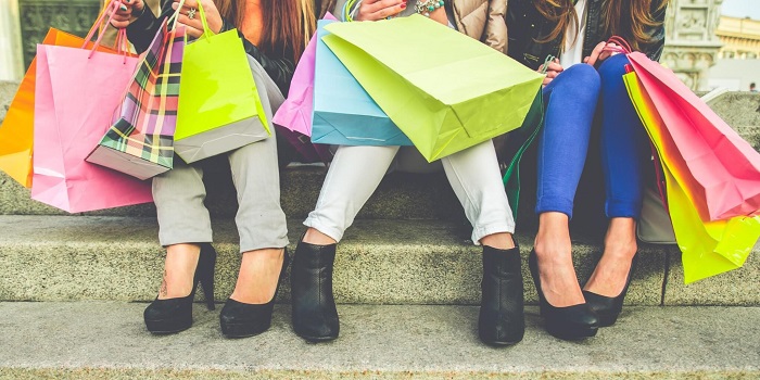 Alışveriş Merkezlerinden Ne Kadar Sıklıkla Eliniz Kolunuz Dolu Olarak Çıkıyorsunuz?