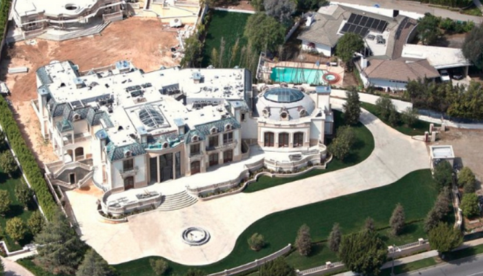 Yapımı 5 Yıl Süren Sıra Dışı Bir Beverly Hills Malikanesi