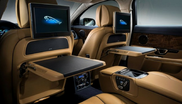 Jaguar XJ Arka Yolcu Bölümü: