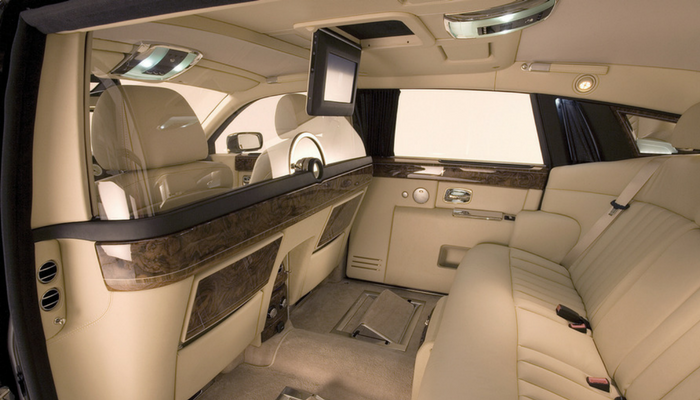 Rolls Royce Arka Yolcu Görünümü: