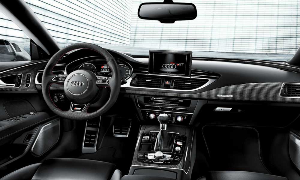 Audi RS7’nin İç Yaşam Alanı da Sportiflik Barındırıyor