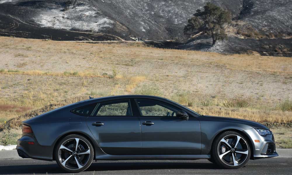 Audi RS7 Yan Görünümü