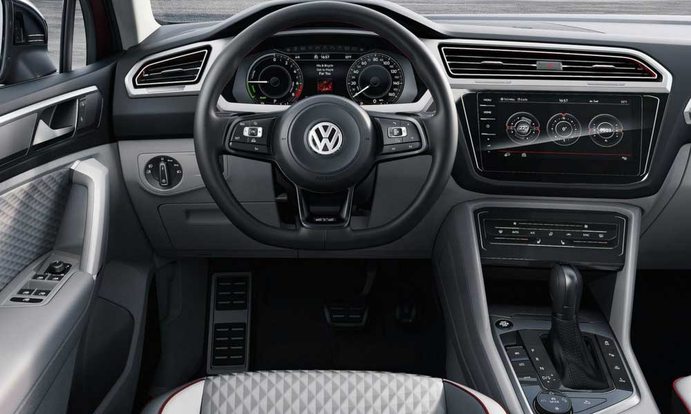 VW Tiguan GTE’nin İç Mekanı Dışı Kadar Sportif