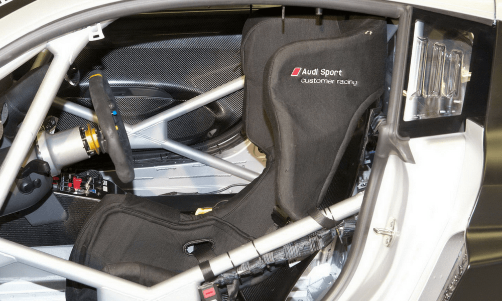 Audi R8 LMS Ultra Koltuk ve Direksiyon Yapısı