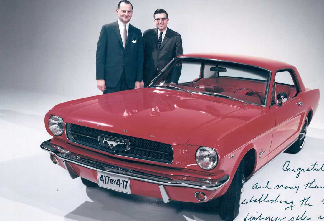 Ford Mustang Fotograflari Ilk Uretiminden Son Uretimine Kadar Tarihsel Liste 1964 Mustang Tasarimcisi