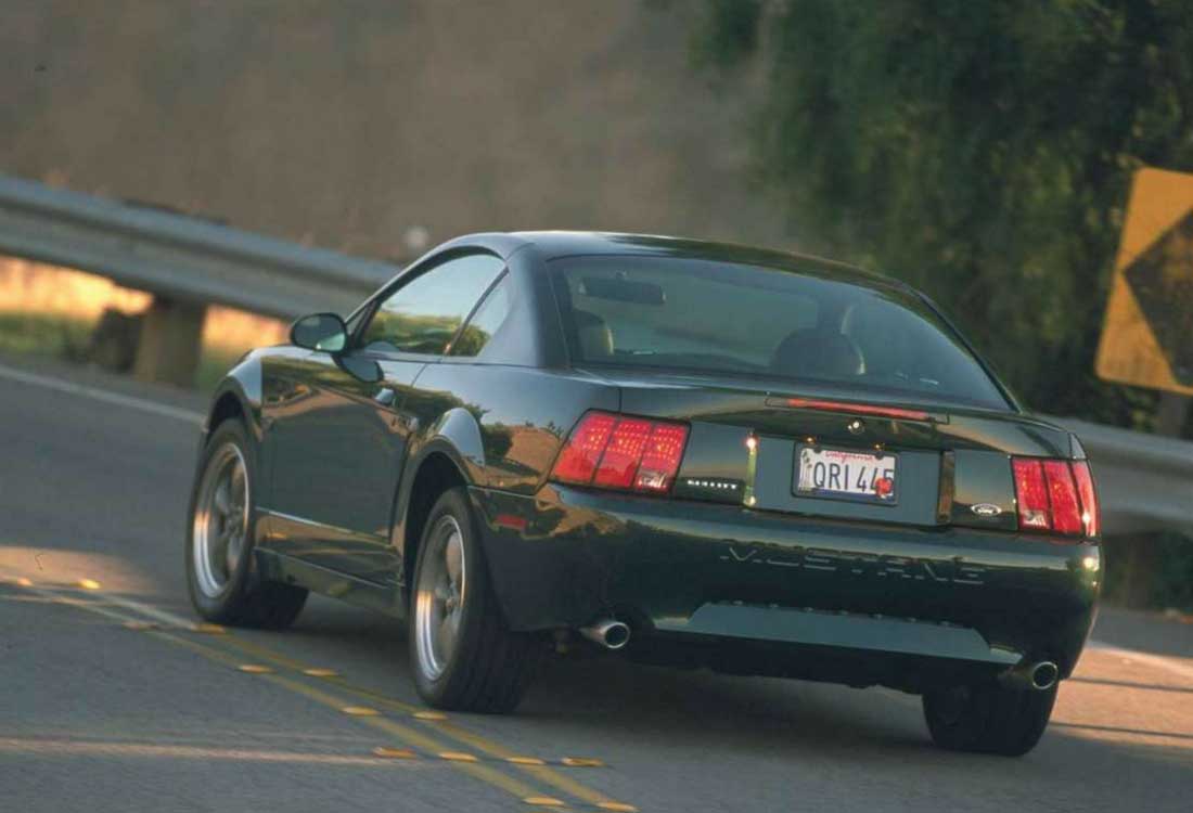 Ford Mustang Fotograflari Ilk Uretiminden Son Uretimine Kadar Tarihsel Liste 1994 2004 Dorduncu Nesil Arka Gorunumu