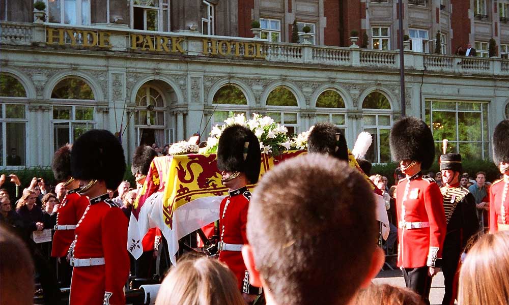 Prenses Diana’nın Ölümü ve Cenaze Töreni