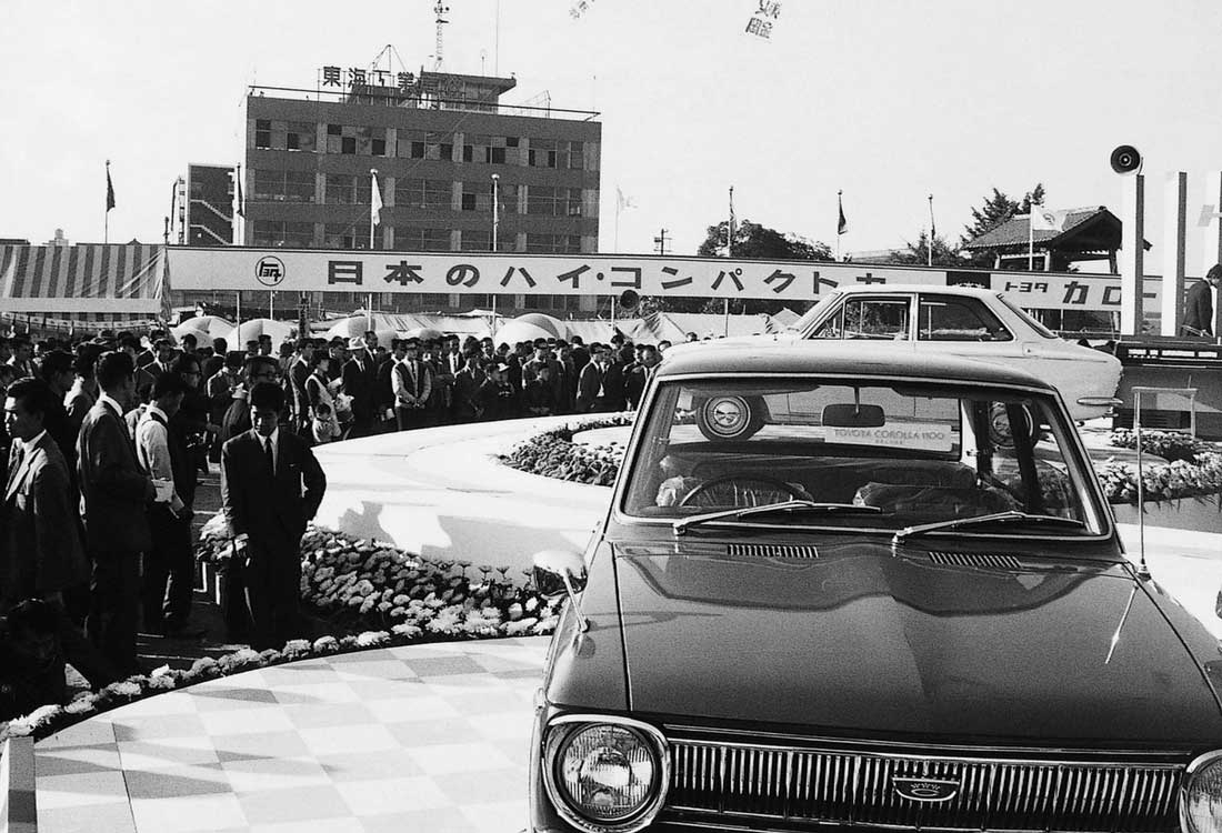 Toyota Corolla Fotograflari Ilk Uretimden Son Uretime Kadar Tarihsel Liste 1966 E10 Tanitimi