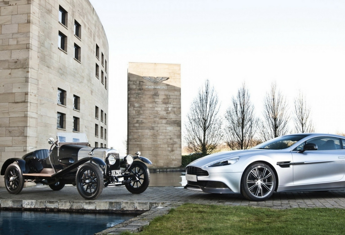 Eski Ve Yeni Modelleriyle Araba Fotografi Aston Martin Vanquish
