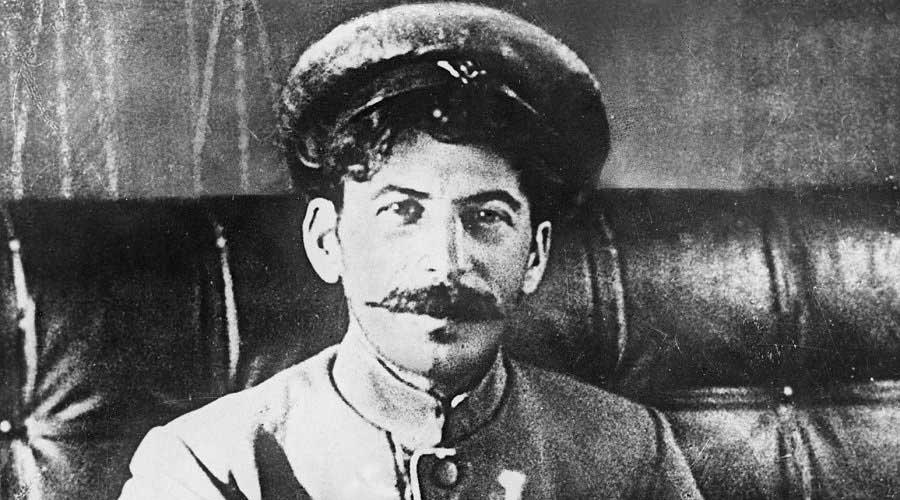 josef stalin'in gençliği