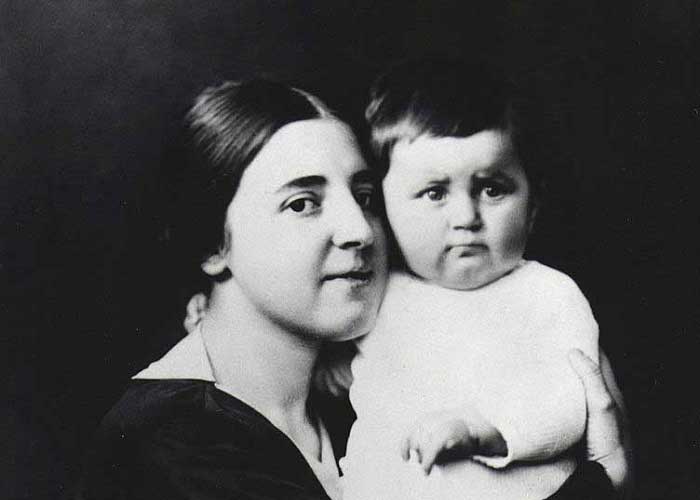 Josef Stalin'in İkinci Eşi Nadejda Alliluyeva ve Kızı