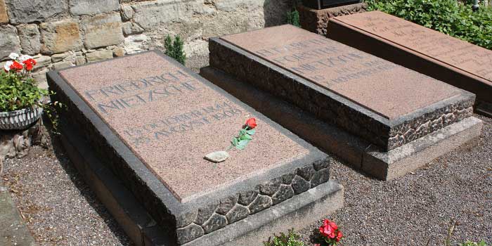 Nietzsche'nin Mezarı