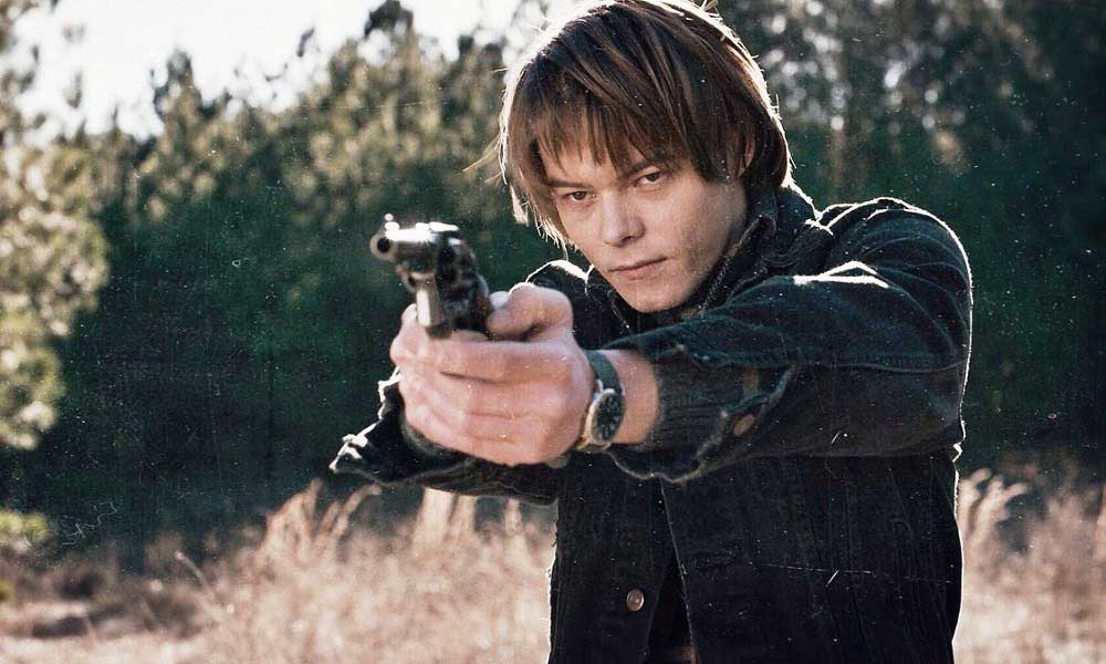 Jonathan Byers - Charlie Heaton