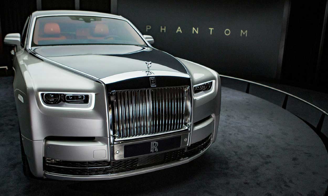 2018 Yeni Rolls Royce Phantom: 92 Yıllık Tarihi ve Değişmeyen Duruşu!