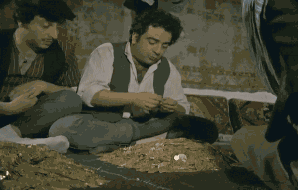 Bu sahnede, Zeki Alasya’nın altınlarla olan filmi hangisi?