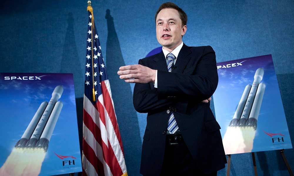 Elon Musk'ın omuzlarında fazla yük var