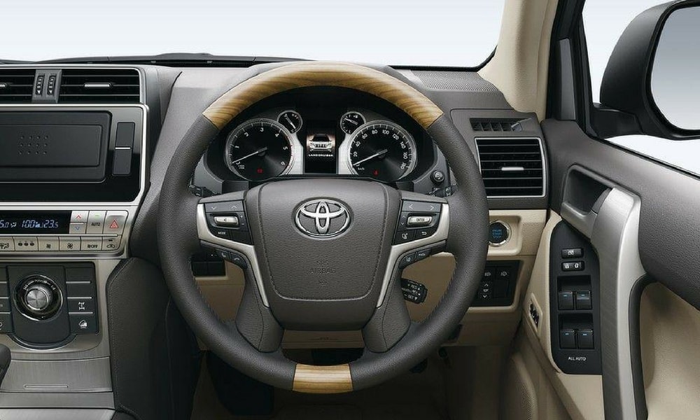 2018 Yeni Toyota Land Cruiser Prado Arazilerin Cilgin Suv U Frankfurt Fuari Nda Direksiyon Yapisi