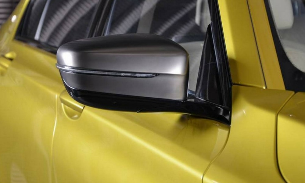 Abu Dhabi Motors Dan Yeni Bmw 7 Ye Sari Dokunus Karbon Aynalar