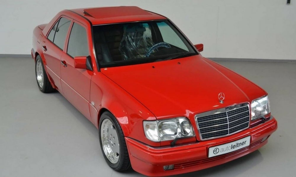 Japonya'da satılık Mercedes E60 Kırmızı Tavan
