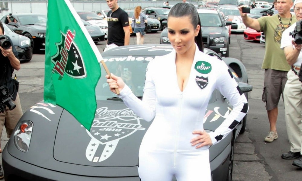 Kim Kardashian'ın Birbirinden Güzel ve Pahalı Arabaları!