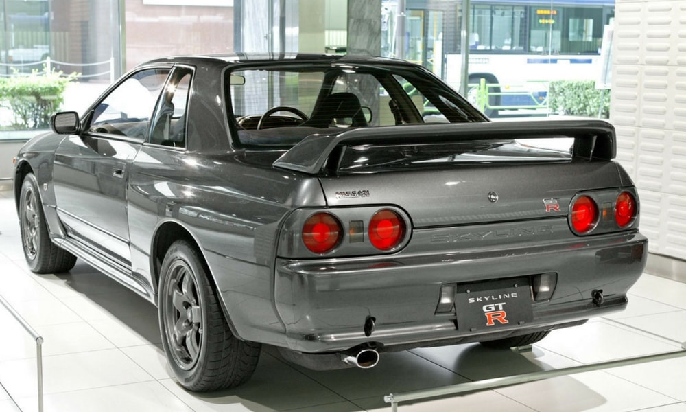 Nissan Skyline Gt R Fotograflari Ilk Uretimden Son Modele Kadar Tarihsel Liste R32 Arka Gorunum