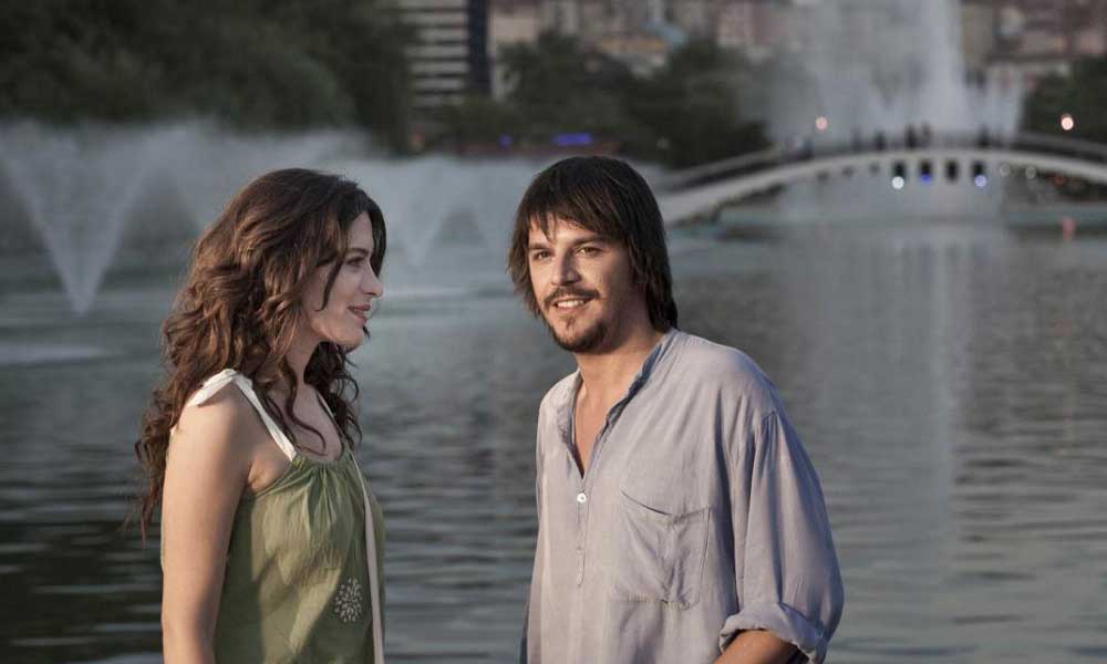 Aşk Tesadüfleri Sever (2011)