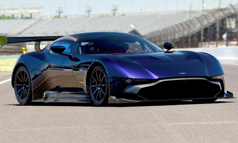 Aston Martin Vulcan Yasal Yol Versiyon Karoseri