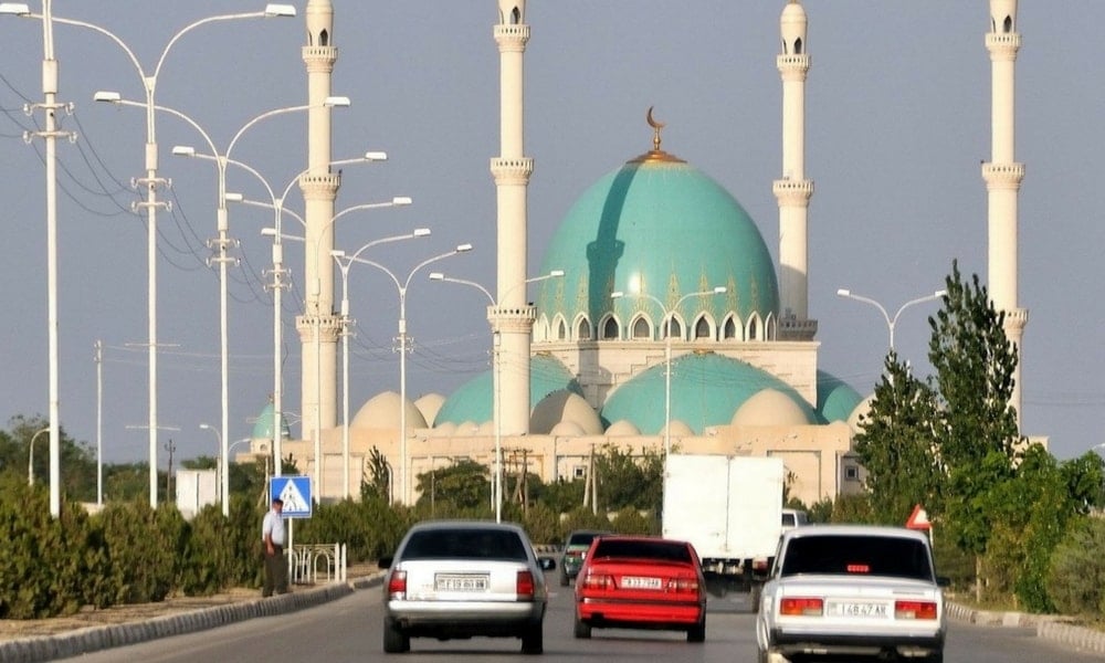 Turkmenistan Nin Yeni Cikan Arac Rengi Kanununa Sasiracaksiniz Turkmenistan